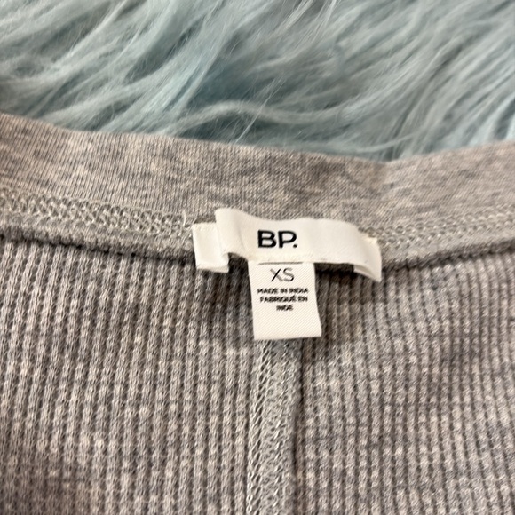 BP Grey Waffle Knit Cropped Thermal Top sz XS - Picture 7 of 9